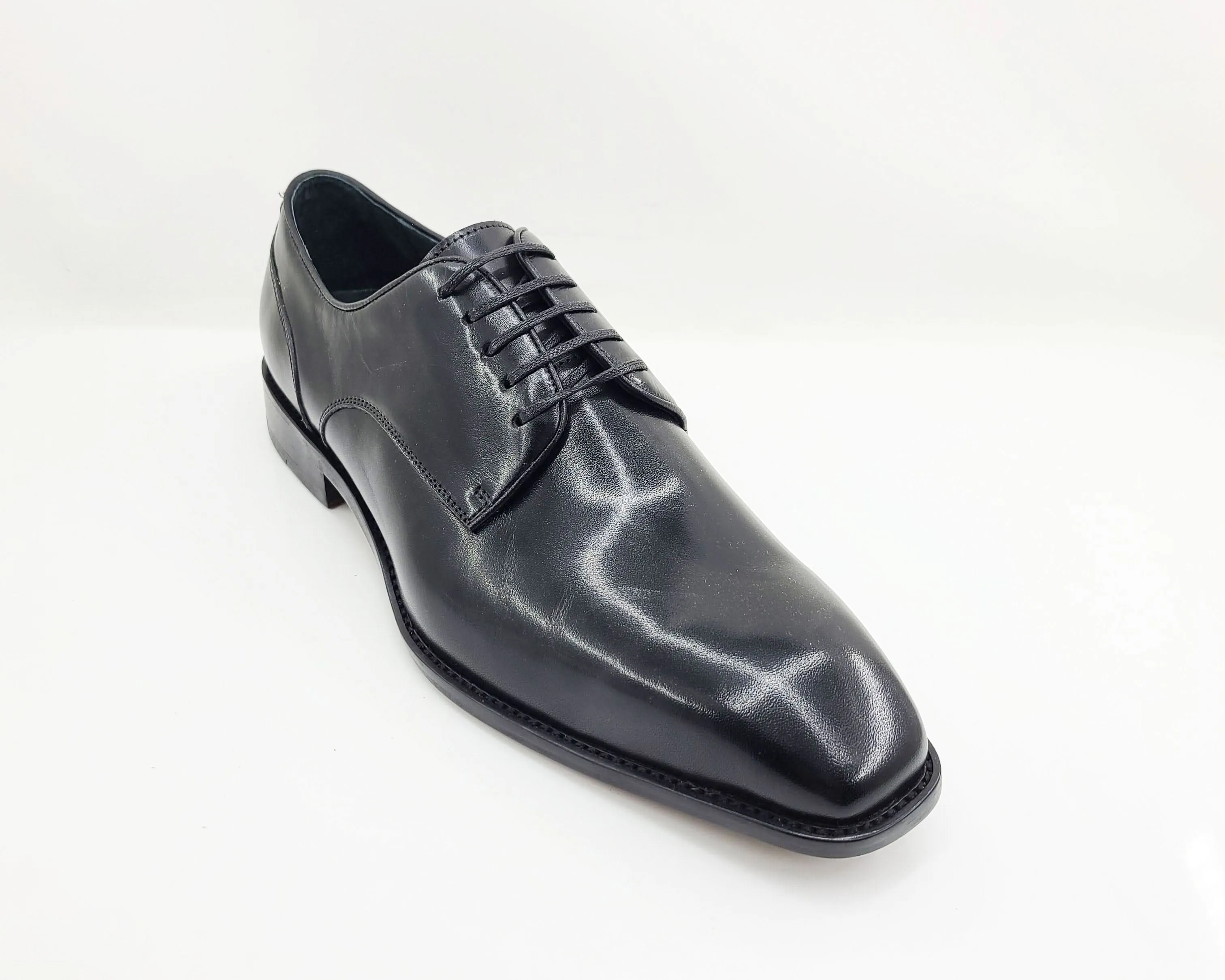 Burnished Calfskin Lace-Up Shoe Black