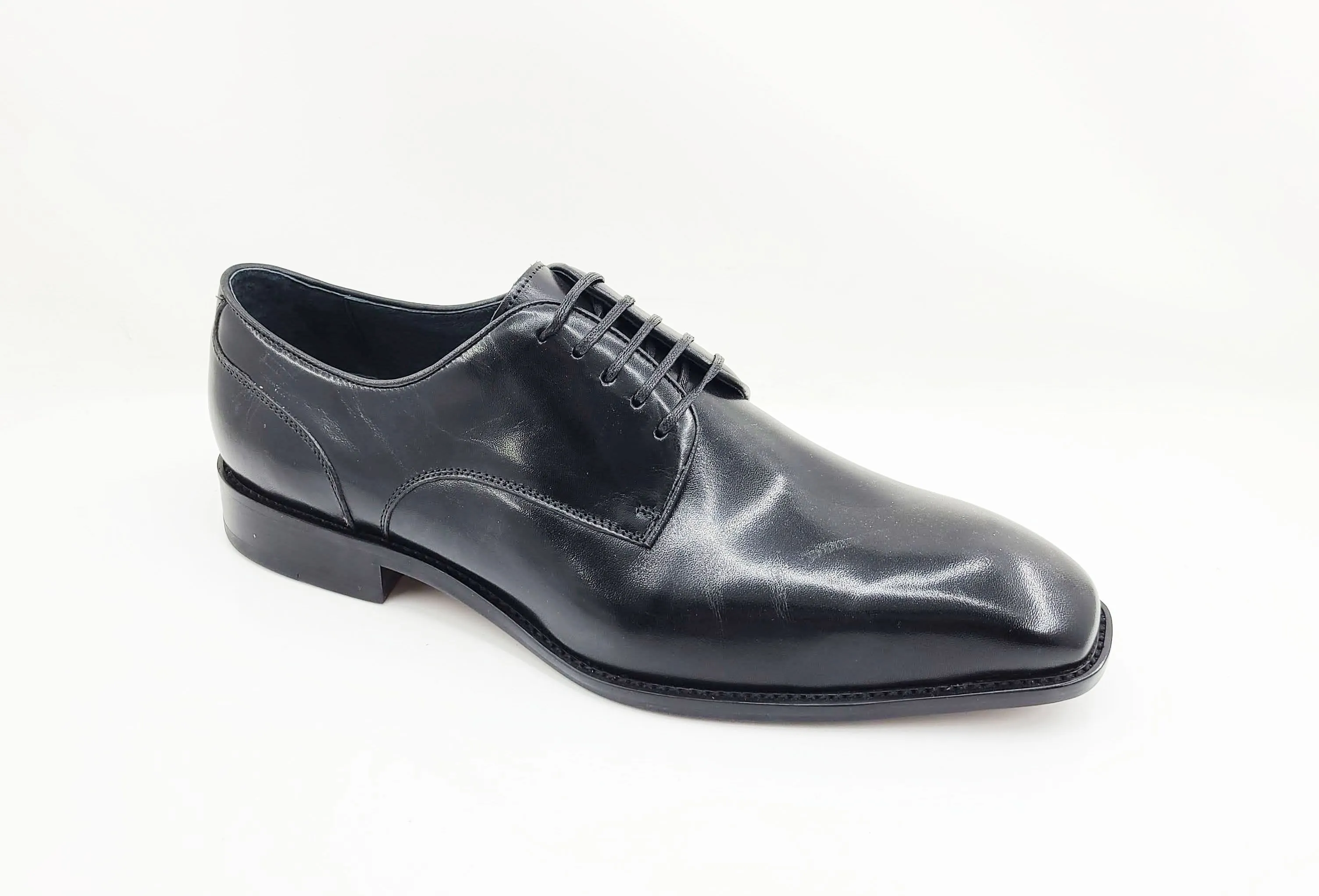 Burnished Calfskin Lace-Up Shoe Black