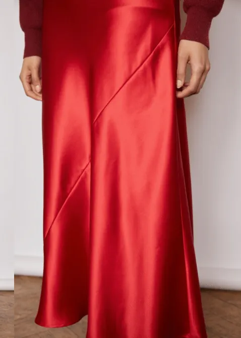 Elegant Ruby Marrilyn Dress - Stylish Evening Wear with Flattering Fit