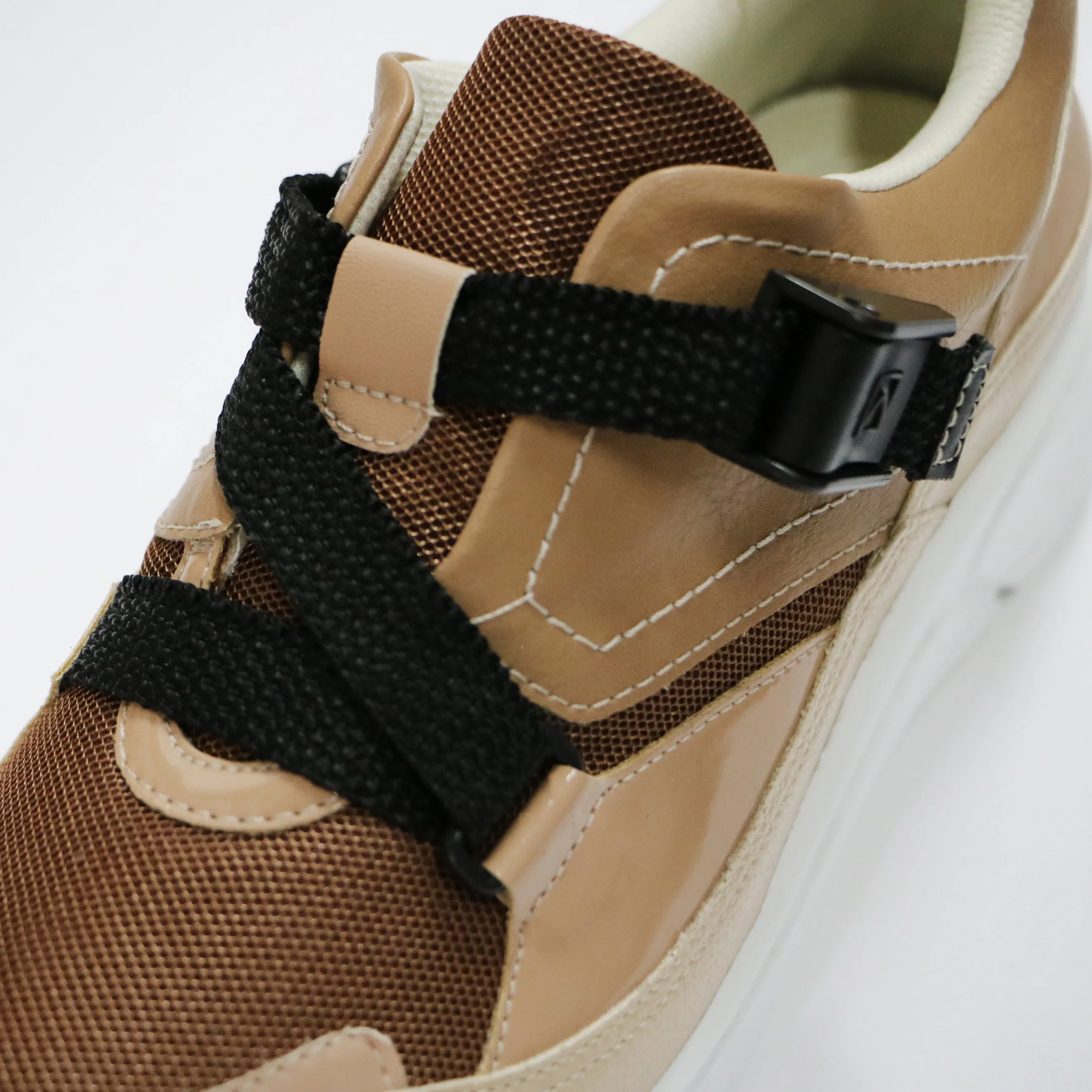 Runway-Ready Comfort Sneaker - Nude (986.003)